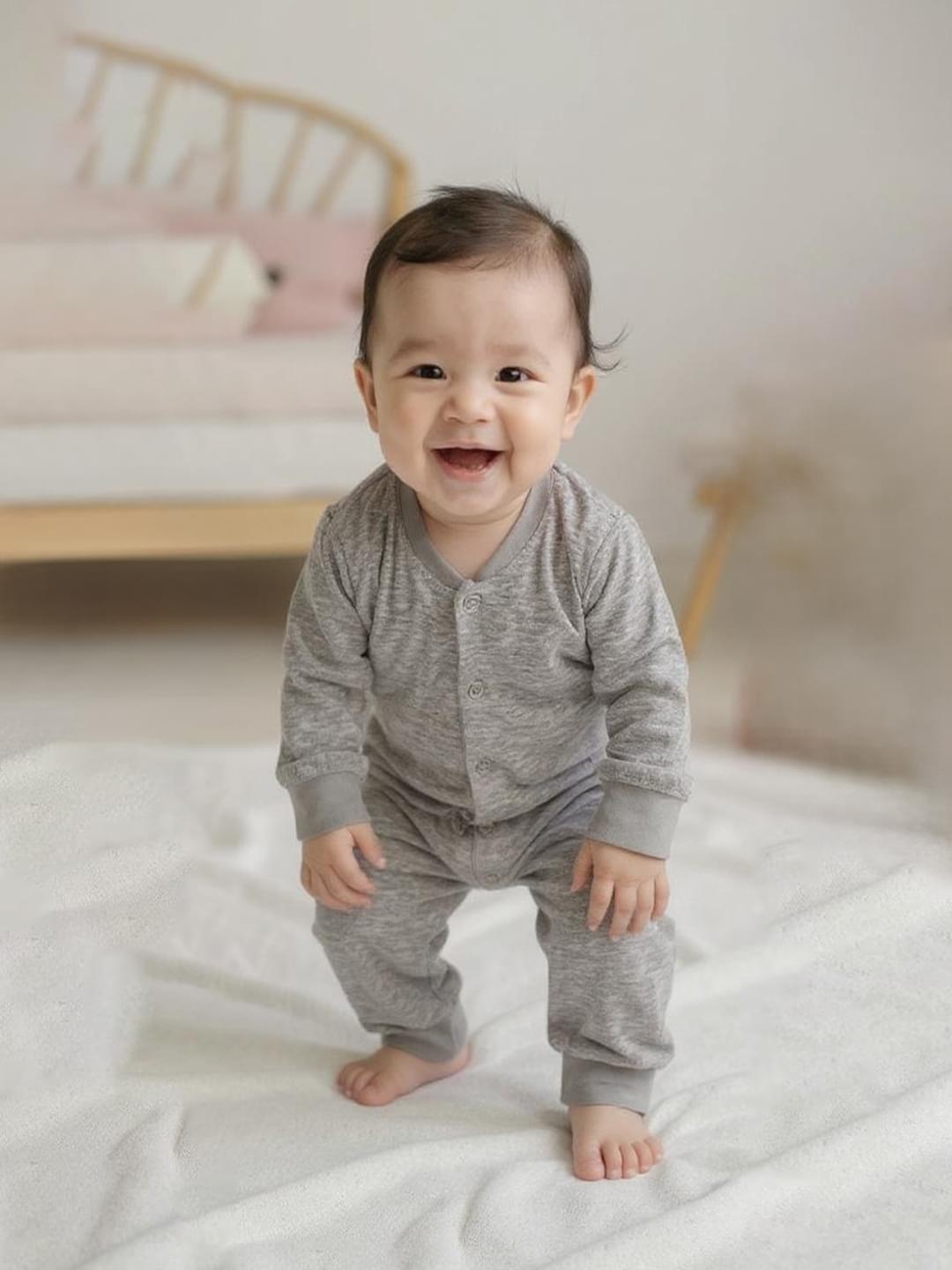 Grey baby full sleeve rompers